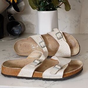 BIRKIS BIRKENSTOCK Women's Cream Sandals